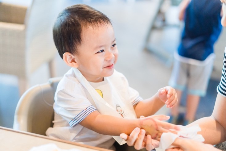 Fakta Menarik tentang Tisu Basah yang Perlu Moms Tahu