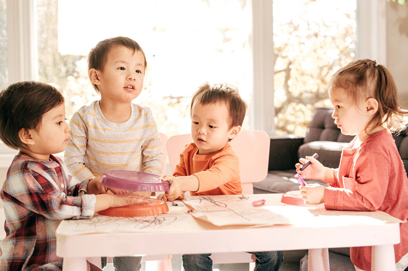 Tips Sukses si Kecil Bermain Bersama
