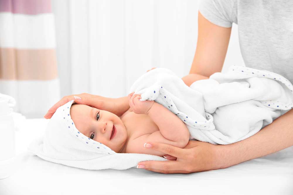 Tips Penggunaan Bedak Yang Tepat Untuk Bayi
